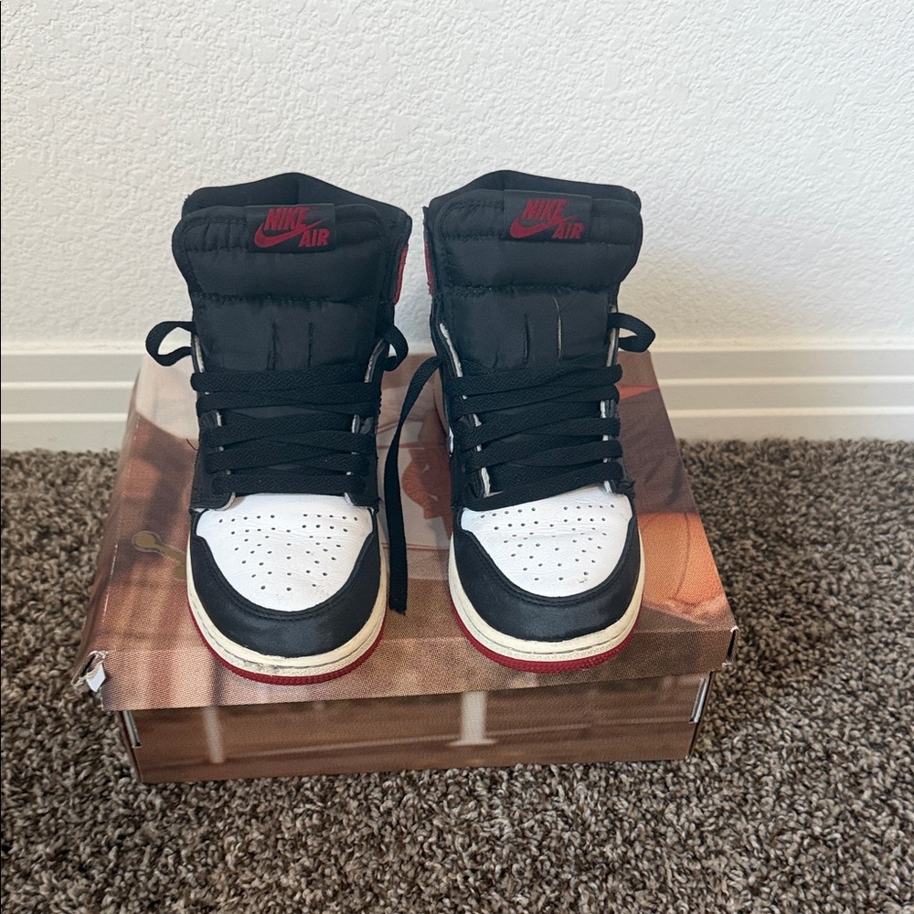Jordan Retro 1 Kids' (gs) Black/White/Red High-Top Sneakers